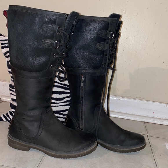 Ugg leather waterproof boots size 7 - Picture 1 of 15